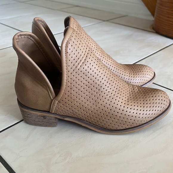 SEVEN Boho Boot size 7 - Picture 2 of 9